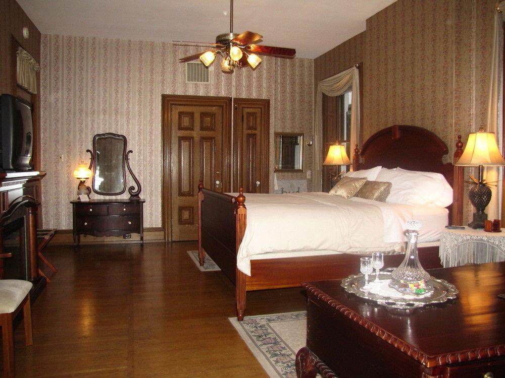 Lovelace Manor Bed And Breakfast Ланкастер Экстерьер фото