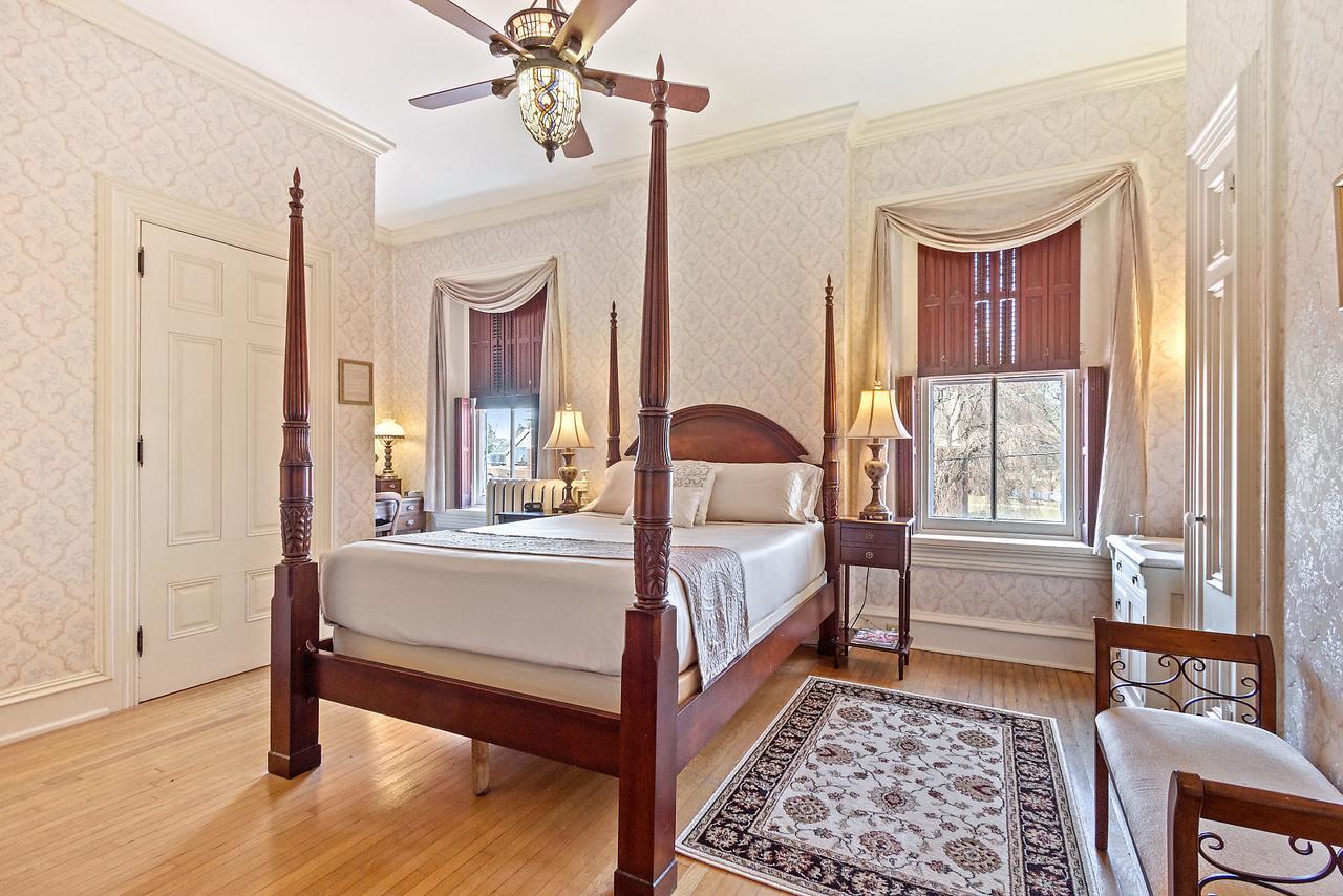 Lovelace Manor Bed And Breakfast Ланкастер Экстерьер фото